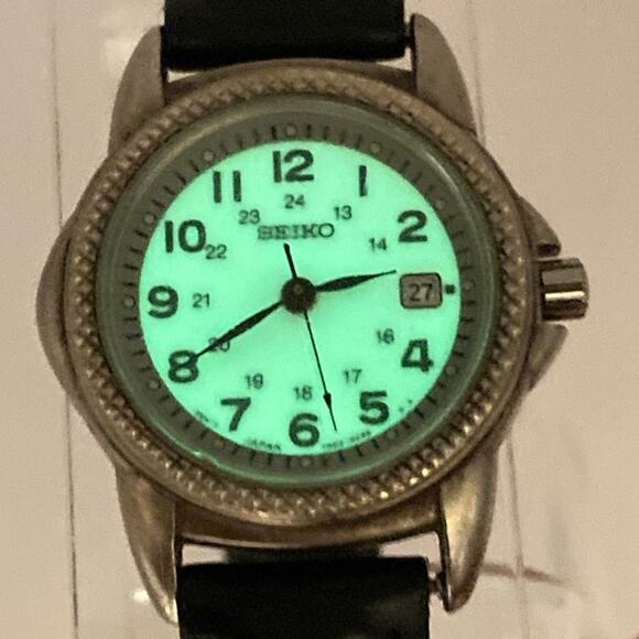 VTG Seiko Women\'s Luminous Field Watch 27mm - New Battery - Adjustable - WR main image 4